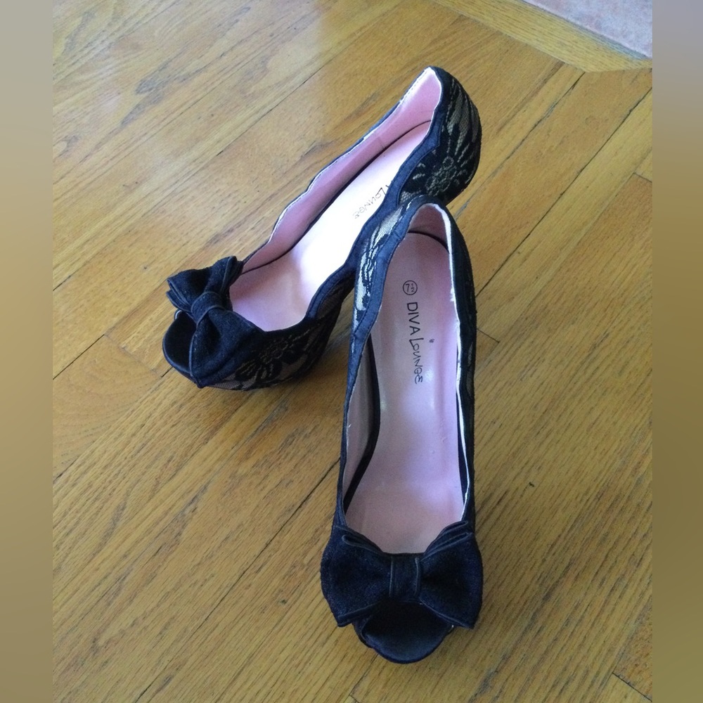 Diva Lounge Black Lace 6” Heels - Size 7 1/2